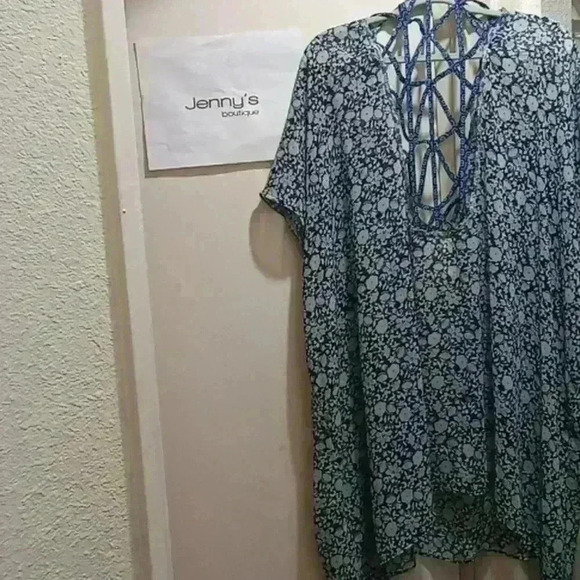 Jessica Simpson summer time cover up poolside cuteness 2x - Picture 4 of 9